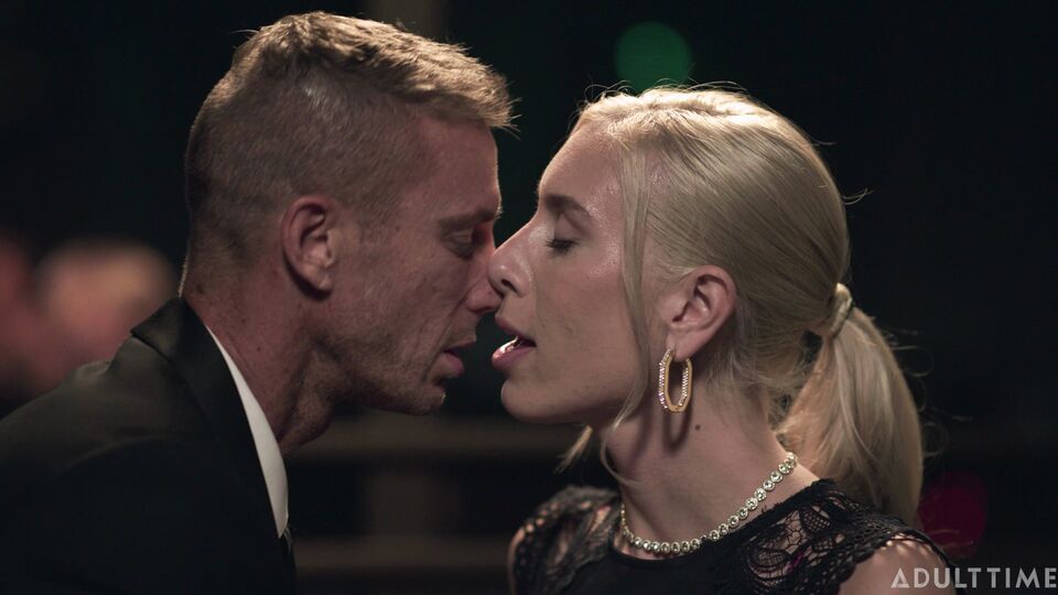 Schwüle Kay Lovely in unanständiger XXX-Film