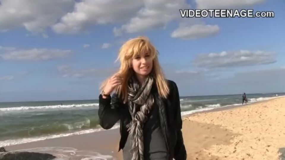 Clip ragazzina con affascinante ninfomane