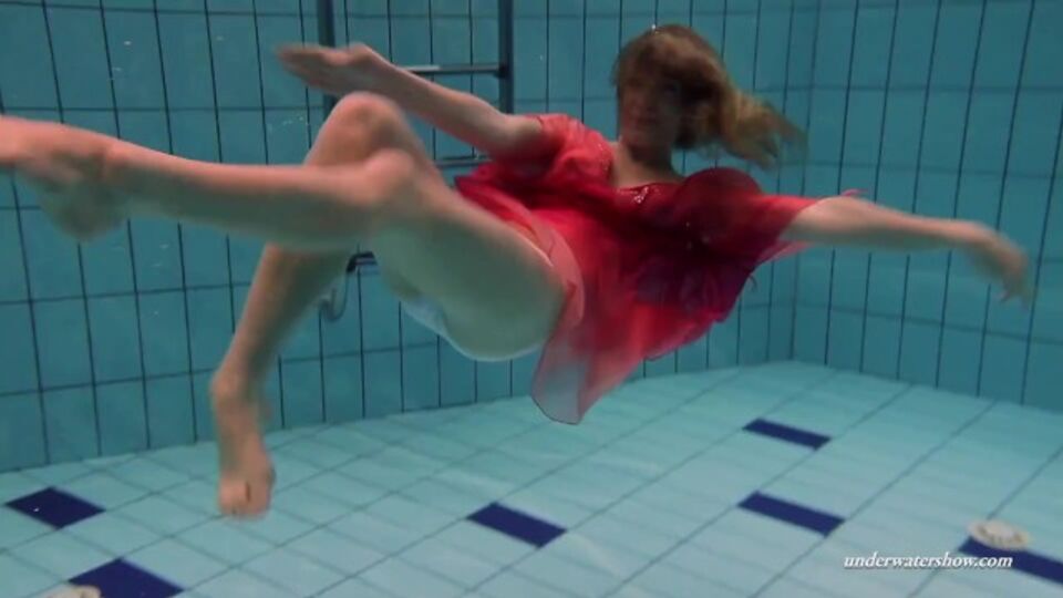 Mysteriöse Liebling - Am Pool XXX-Clip - Underwater Show