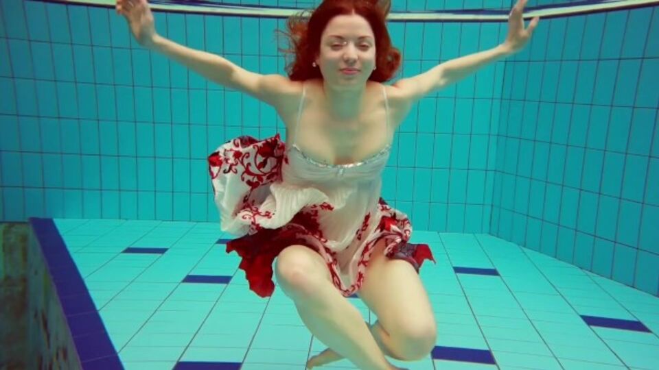Eccellente milady - xxx piscina - Underwater Show