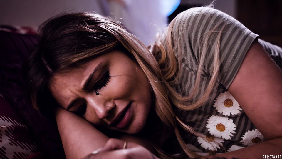Alexis Fawx e Adria Rae em bunda firme delícia no Pure Taboo
