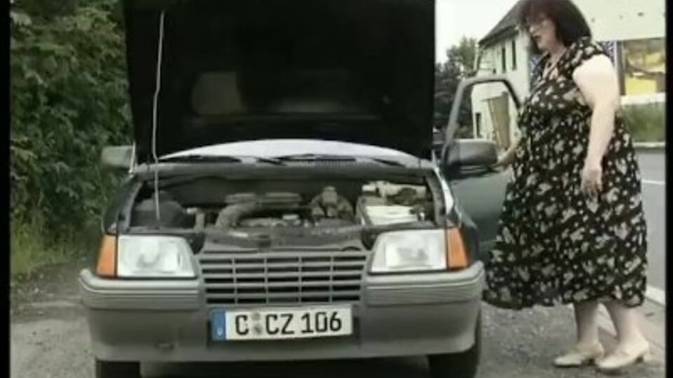 Schmeichelhafte Mademoiselle - Amateur Sexstreifen - Extreme Movie Pass