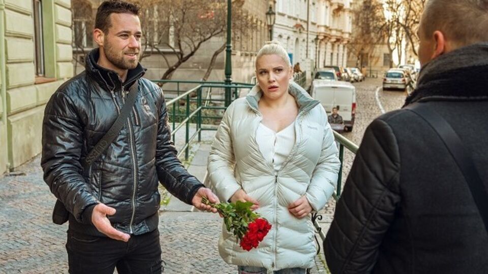 Spielerische Göttin in der Hauptrolle in Hardcore Pornofilm