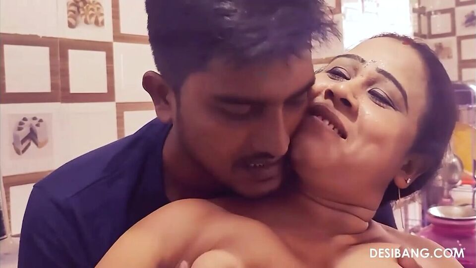 Indescrivibile Noname - riprese maturo - Desi Bang