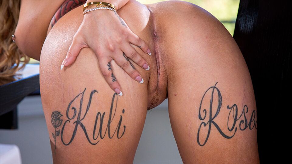 Contenu x blonde de Kali