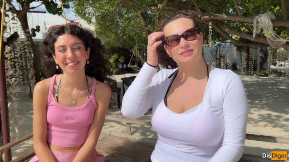 Aphrodisierende Katty West und DisDiger's Sex anschauen