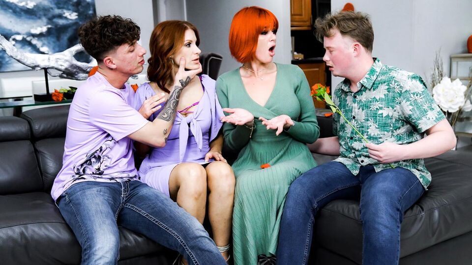 Mom Swap प्रस्तुत करता है Elise London और Samanthasinz का ब्लोजॉब फुटेज
