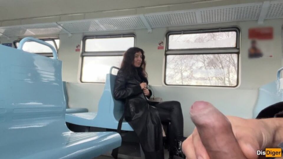 Regardez action de l'ensorcelante Katty West et DisDiger