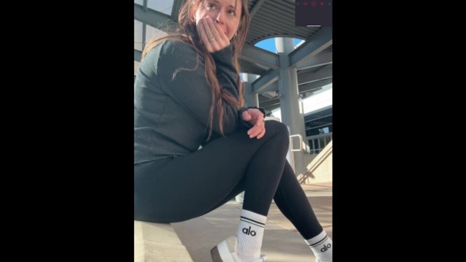 Invasata Nadia Foxx partecipa in scena adolescente