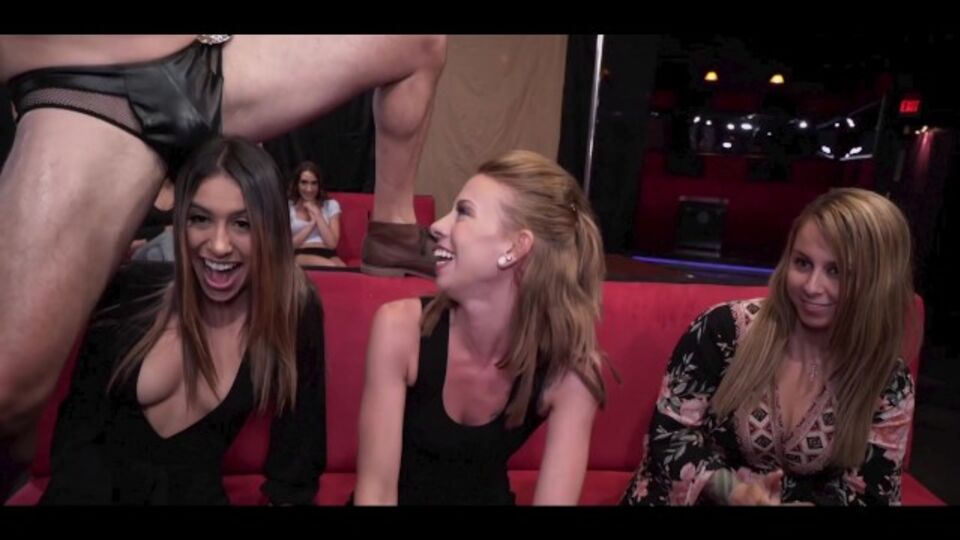 La belle Taylor Reed et Kate England - contenu interracial - Dancing Bear