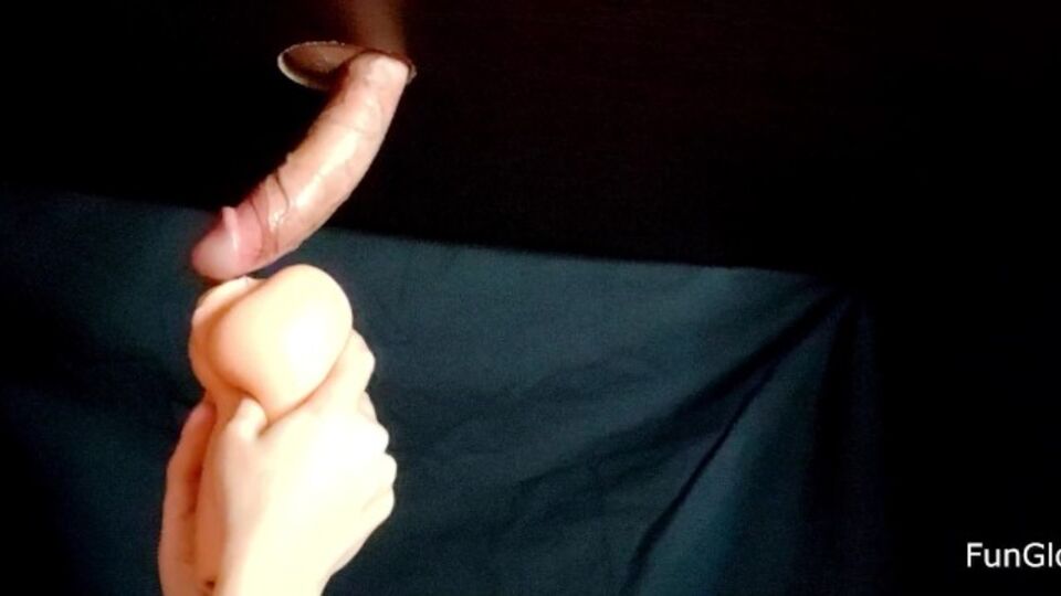FunGloryHole का हस्तमैथुन काम दृश्य