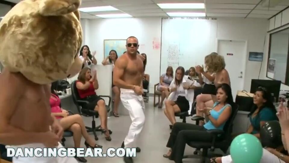 Frauenzimmer in Amateur XXX von Dancing Bear