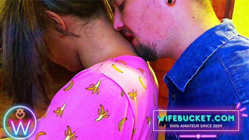 Sexye Püppchen - Echt Sexfilm - Wife Bucket