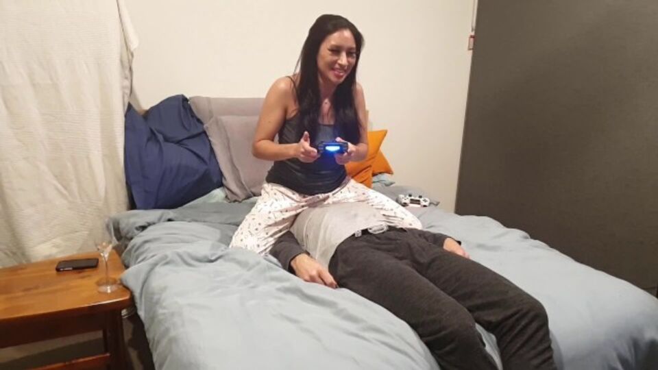 भड़कीला  FunAussieCouple - गुत्थी वीडियो - Verified Amateurs
