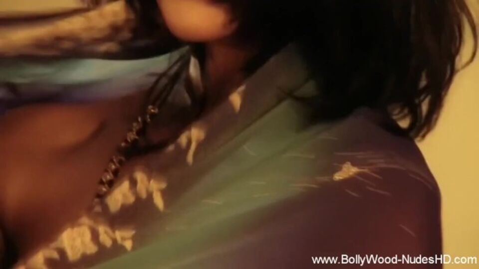 Sexe de asiat avec l'égérie India de Bollywood Nudes HD