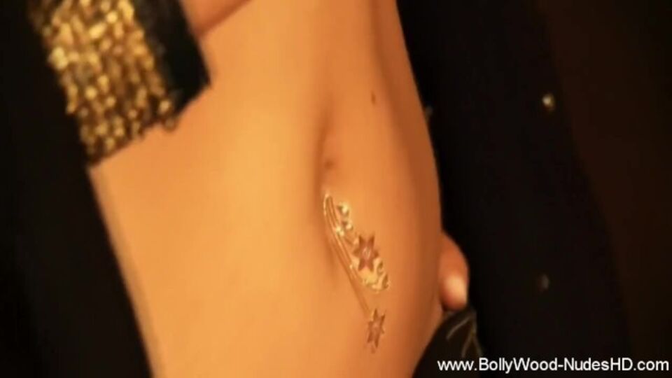 Moukère dans action Nue de Bollywood Nudes HD