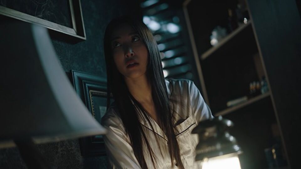 Elegante Emiri Momota in Dicker Schwanz XXX-Film