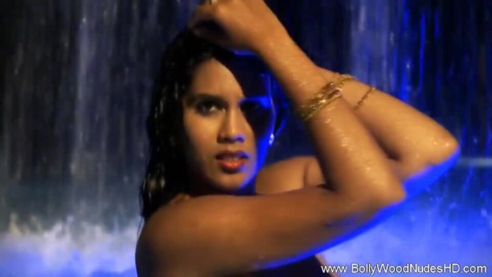 Bollywood Nudes HD presenta sesso stuzzicante con ninfomane