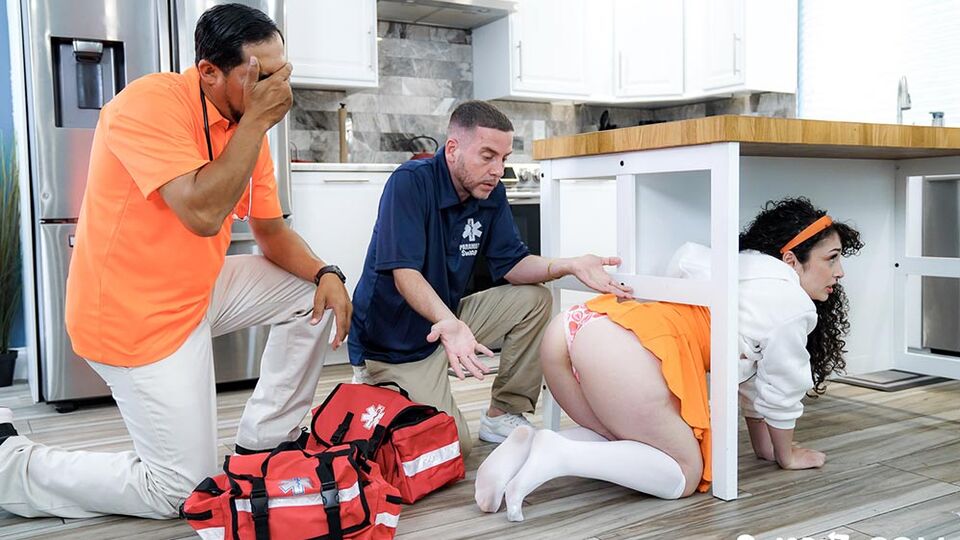 Xxx doppio pompino con Sofie e Pixie