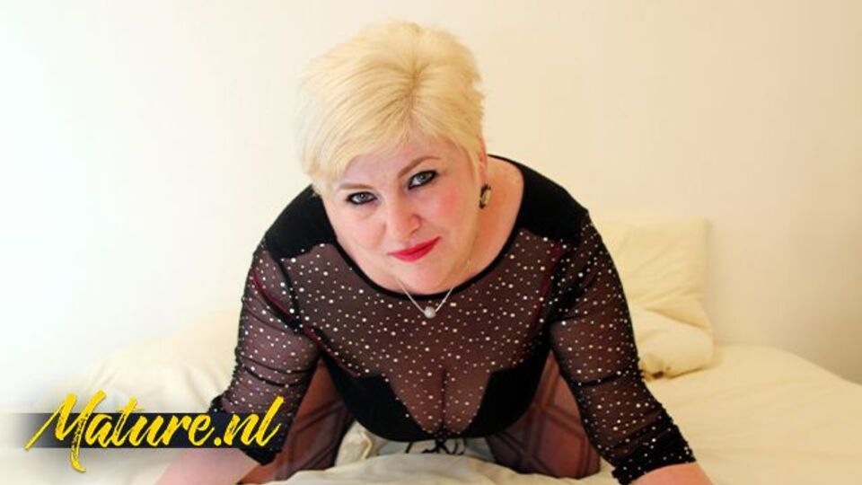 Video sedere grande con fascinosa gattina di Mature NL Solo