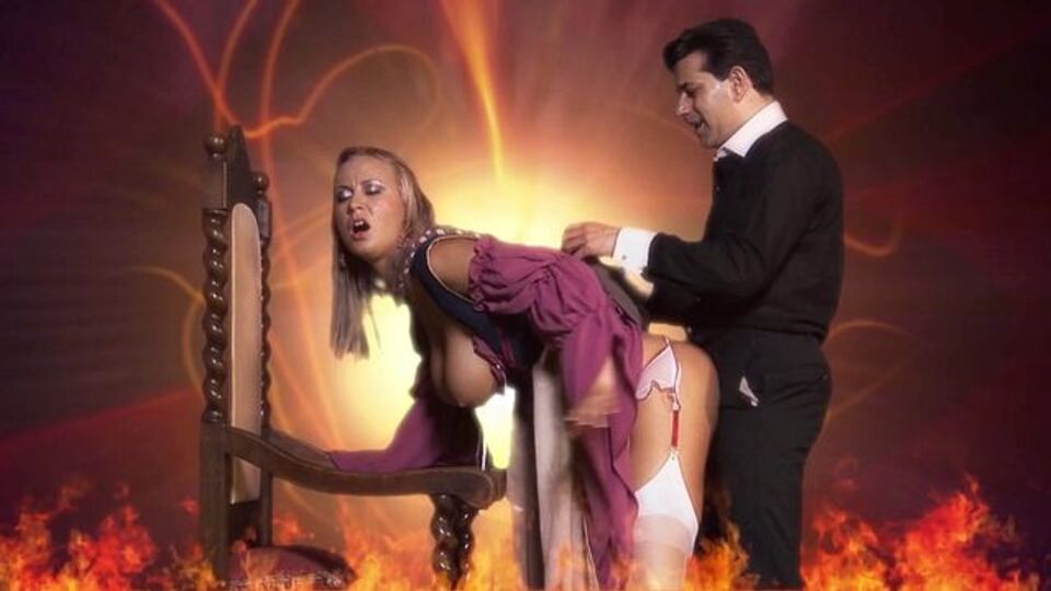 Videata culo grande con sexy Tarra e Paul